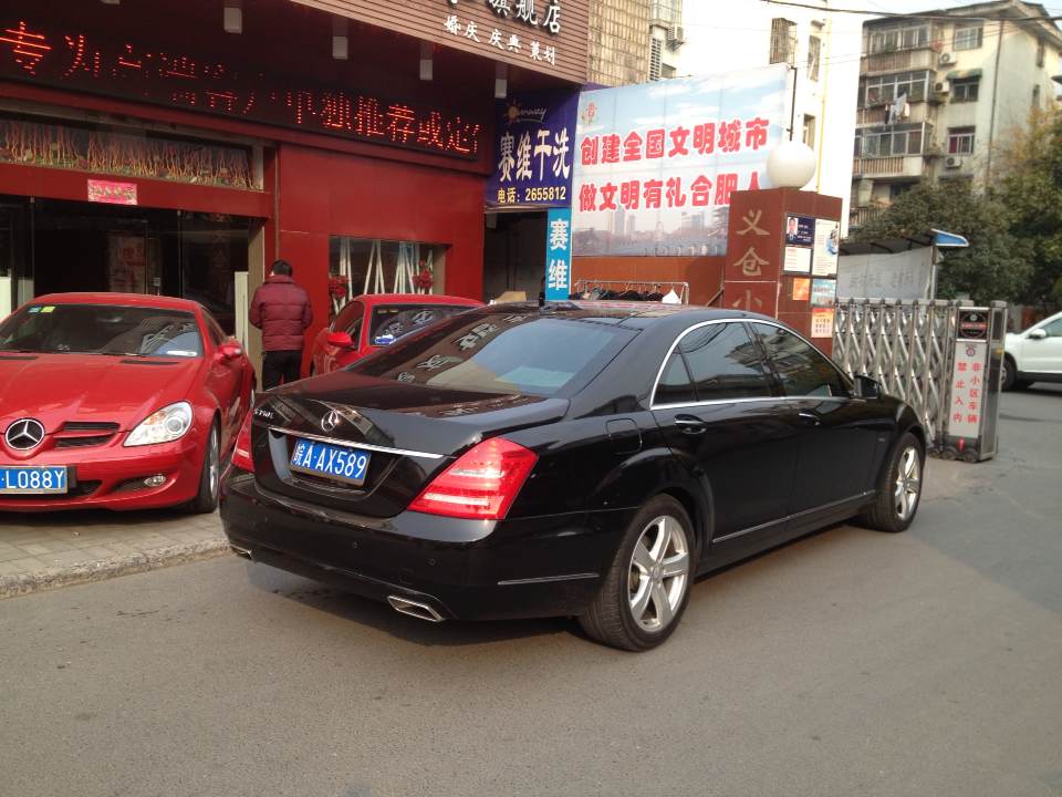 合肥良友汽车租赁公司奔驰S350来到舒城帅旺大酒店