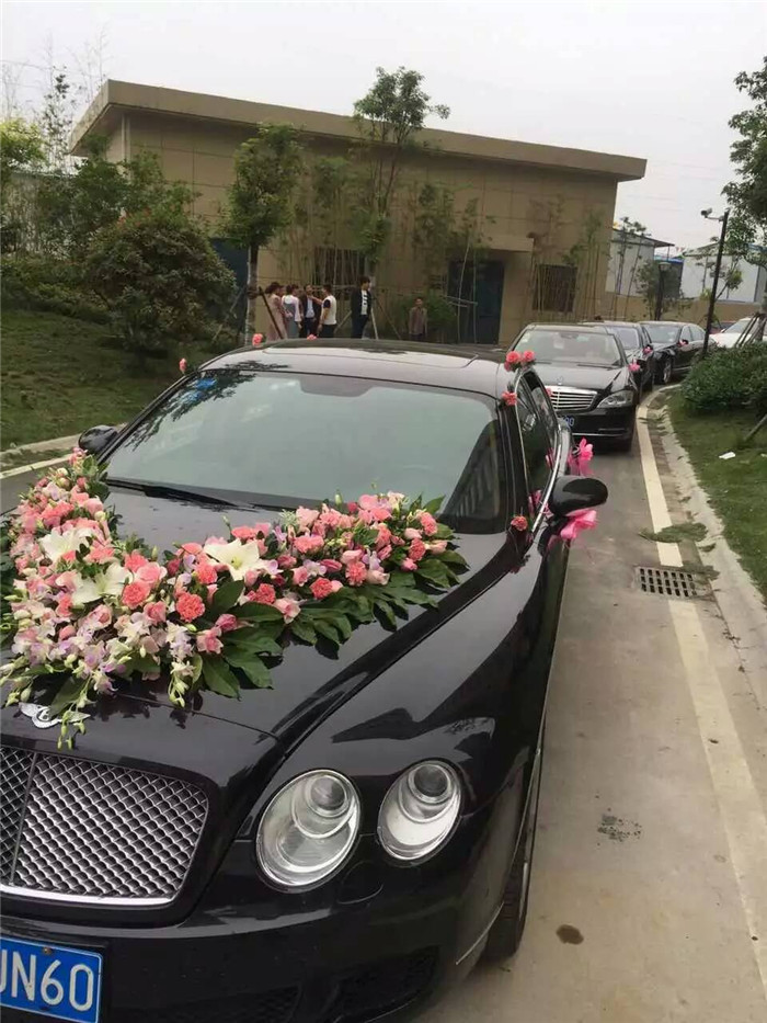 2016年5月14日，安徽良友汽车租赁公司的宾利飞驰来到阜阳市九龙镇