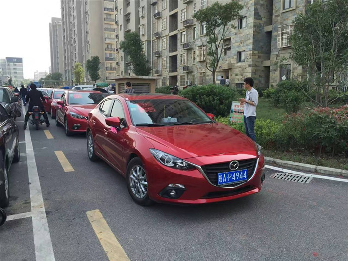 2016年7月11日 安徽良友租车公司的宝马轿跑车领衔红色马六大型车队来到枞阳县会宫镇