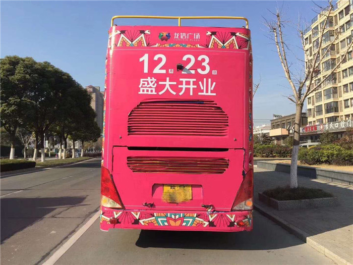 安徽良友双层敞篷巡游巴士来到江苏省海门市
